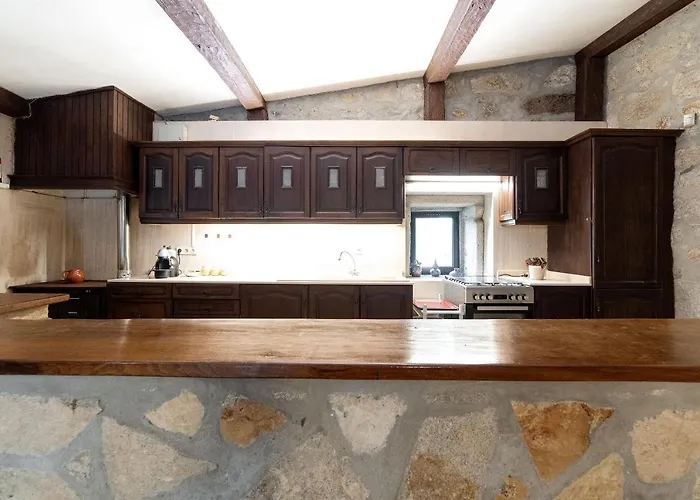 펜션 Neiva River House - Azenha Next To The River 에스포센데