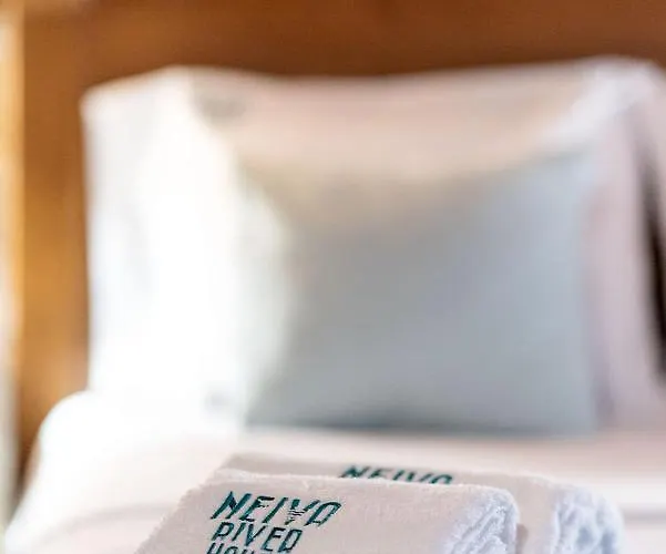 펜션 Neiva River House - Azenha Next To The River 에스포센데