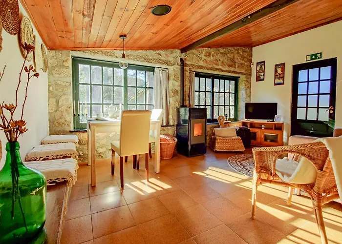 펜션 Neiva River House - Azenha Next To The River 에스포센데