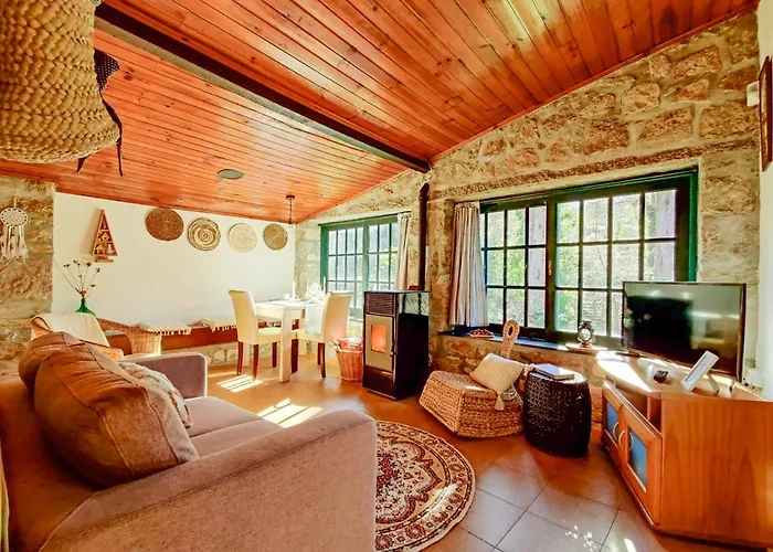 펜션 Neiva River House - Azenha Next To The River 에스포센데